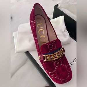 Gucci Velvet Pumps GG Logo & Leather  Chain-Link Accents, Round-Toes Block Heels
